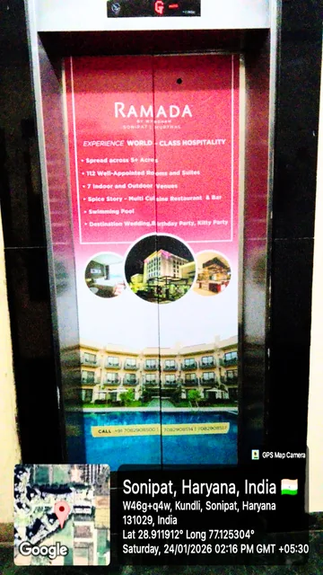 Ramada lift-door advertising